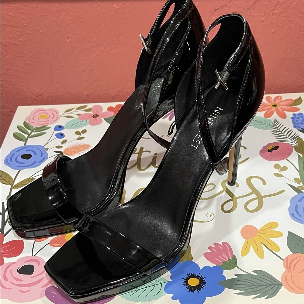 Nine West Teeya Ankle Straps Sandals, Black, Size 10.